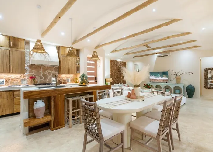Ods25 - Colorful Tropical Escape, Private Pool And Walk To Hébergement de vacances