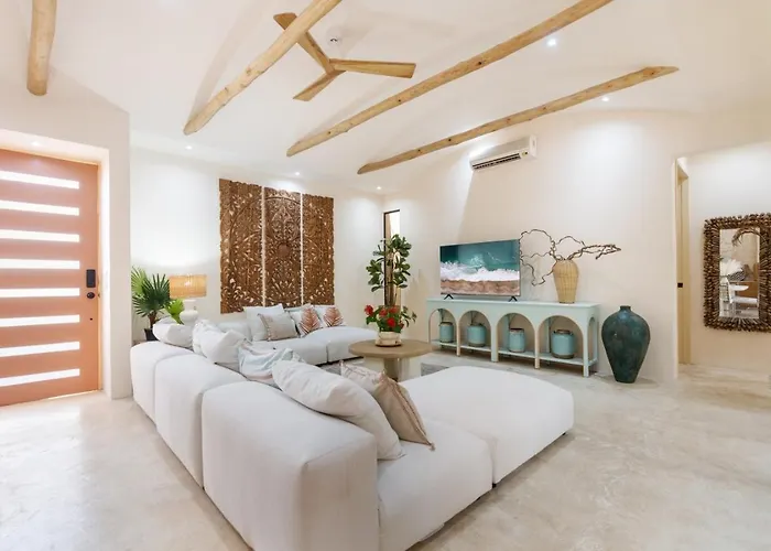 Hébergement de vacances Ods25 - Colorful Tropical Escape, Private Pool And Walk To