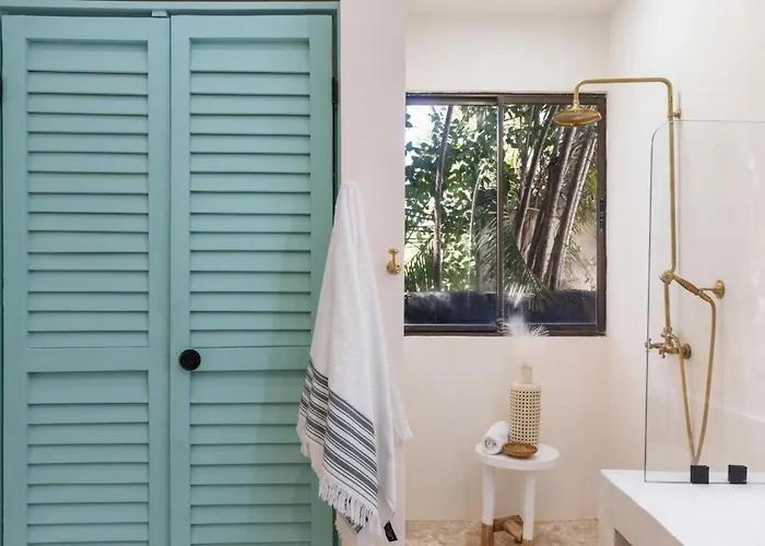 Ods25 - Colorful Tropical Escape, Private Pool And Walk To Hébergement de vacances *