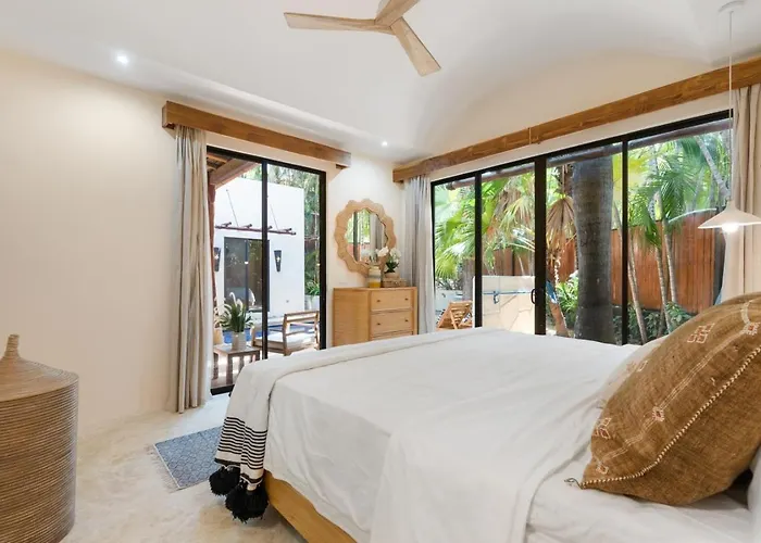 Hébergement de vacances Ods25 - Colorful Tropical Escape, Private Pool And Walk To