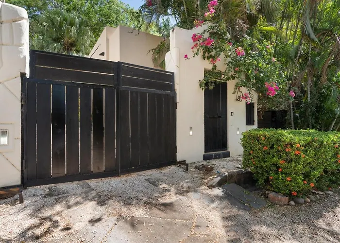 Ods25 - Colorful Tropical Escape, Private Pool And Walk To Tamarindo