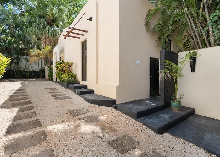 Ods25 - Colorful Tropical Escape, Private Pool And Walk To Hébergement de vacances *